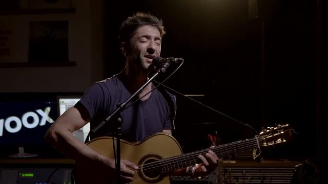 Arash Sarkechik >> Exil (live acoustique au studio Voox)